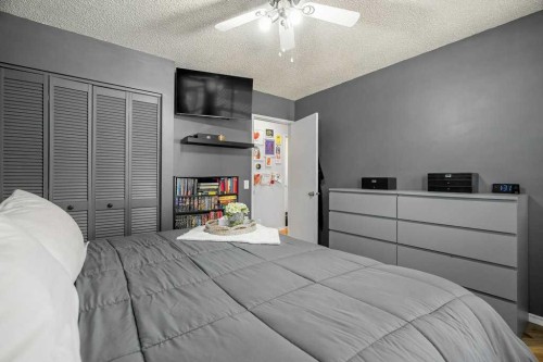 159 Rundlehorn Crescent Ne, Calgary, AB - Indoor Photo Showing Bedroom