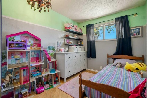 159 Rundlehorn Crescent Ne, Calgary, AB - Indoor Photo Showing Bedroom