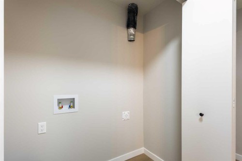 7512 Hunterfield Road Nw, Calgary, AB - Indoor Photo Showing Other Room