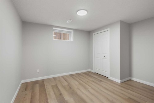7512 Hunterfield Road Nw, Calgary, AB - Indoor Photo Showing Other Room