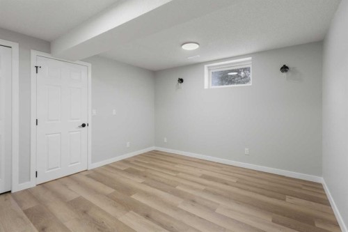 7512 Hunterfield Road Nw, Calgary, AB - Indoor Photo Showing Other Room