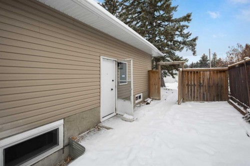 7512 Hunterfield Road Nw, Calgary, AB - Outdoor With Exterior