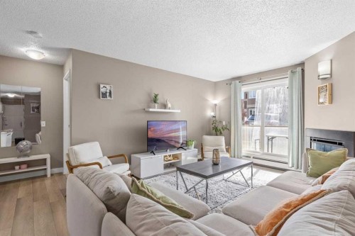 11-2611 Edenwold Heights Nw, Calgary, AB - Indoor Photo Showing Living Room