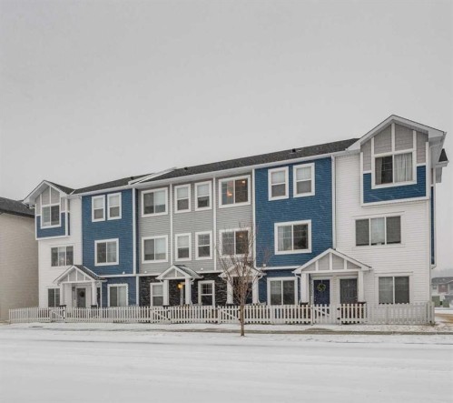 2103 Jumping Pound Common, Cochrane, AB - 