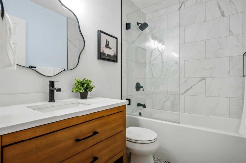 13127 Lake Crimson Drive Se, Calgary, AB - Indoor Photo Showing Bathroom