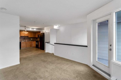 16-21 Mckenzie Towne Gate Se, Calgary, AB - Indoor