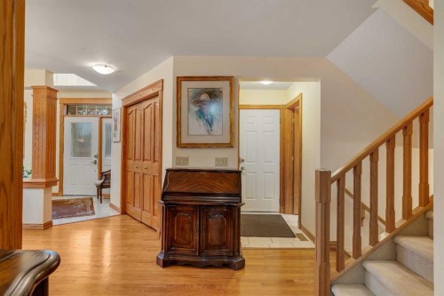 204 Paliswood Park Sw, Calgary, AB - Indoor Photo Showing Other Room