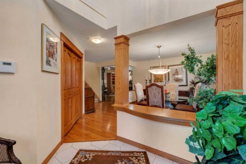 204 Paliswood Park Sw, Calgary, AB - Indoor Photo Showing Other Room