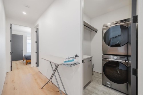 2311 13 Street Nw, Calgary, AB - Indoor Photo Showing Laundry Room