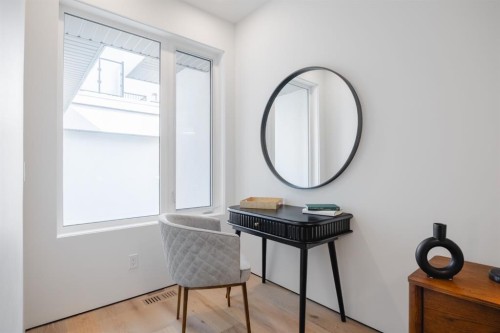 2311 13 Street Nw, Calgary, AB - Indoor Photo Showing Other Room