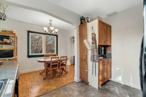 129 18 Avenue Nw, Calgary, AB - Indoor