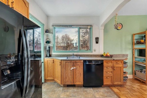 129 18 Avenue Nw, Calgary, AB - Indoor