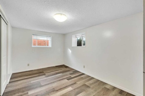 129 18 Avenue Nw, Calgary, AB - Indoor Photo Showing Other Room