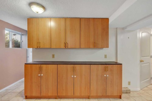 129 18 Avenue Nw, Calgary, AB - Indoor