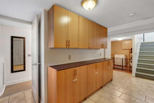 129 18 Avenue Nw, Calgary, AB - Indoor