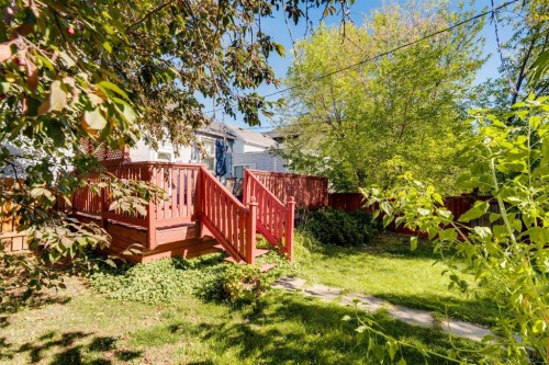 129 18 Avenue Nw, Calgary, AB - Outdoor