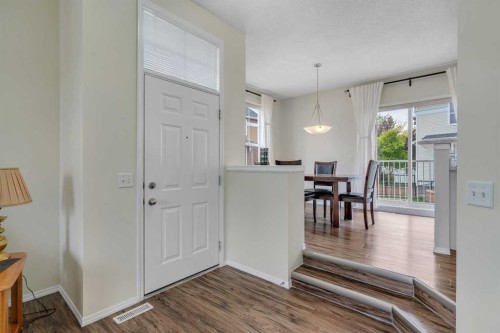117 Mckenzie Towne Gate Se, Calgary, AB - Indoor