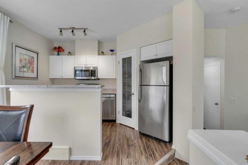 117 Mckenzie Towne Gate Se, Calgary, AB - Indoor Photo Showing Kitchen