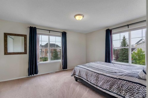 117 Mckenzie Towne Gate Se, Calgary, AB - Indoor Photo Showing Bedroom