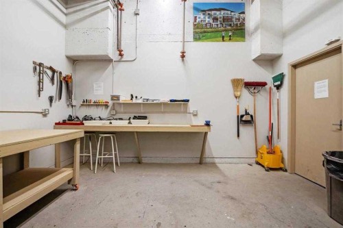 101-8 Hemlock Crescent Sw, Calgary, AB - Indoor