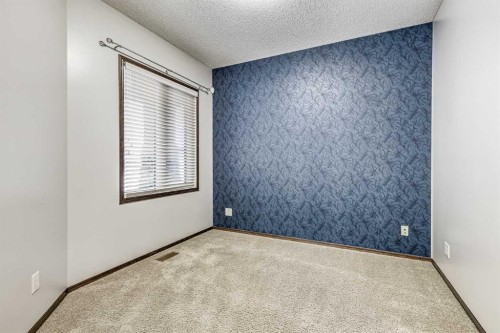 9 Cranwell Court Se, Calgary, AB - Indoor Photo Showing Other Room