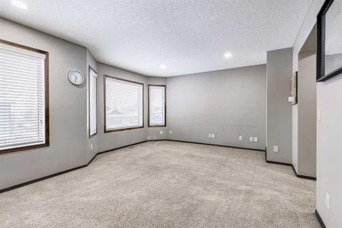 9 Cranwell Court Se, Calgary, AB - Indoor Photo Showing Other Room