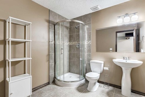 9 Cranwell Court Se, Calgary, AB - Indoor Photo Showing Bathroom
