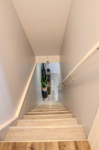 9021 46 Street Ne, Calgary, AB - Indoor Photo Showing Other Room