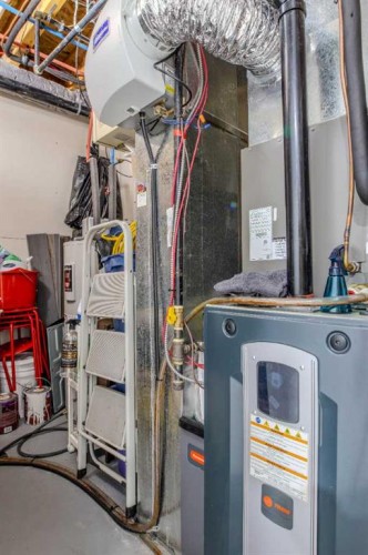 9021 46 Street Ne, Calgary, AB - Indoor Photo Showing Basement