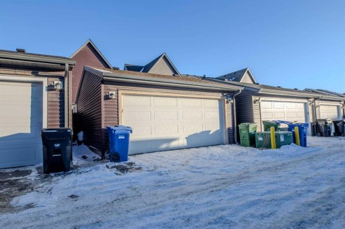 9021 46 Street Ne, Calgary, AB - Outdoor