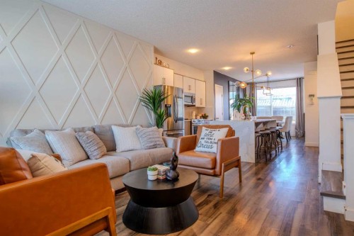 9021 46 Street Ne, Calgary, AB - Indoor Photo Showing Living Room