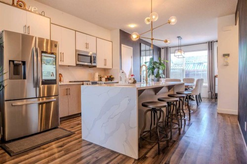 9021 46 Street Ne, Calgary, AB - Indoor Photo Showing Kitchen