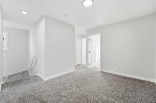 313 Cobblestone Gate Sw, Airdrie, AB - Indoor Photo Showing Other Room