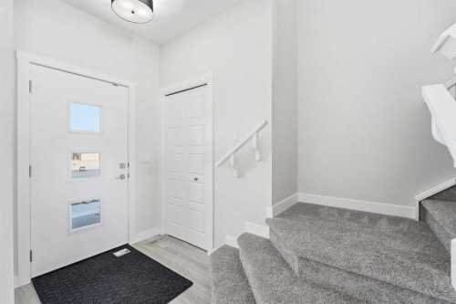 313 Cobblestone Gate Sw, Airdrie, AB - Indoor Photo Showing Other Room