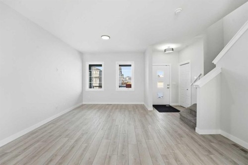 313 Cobblestone Gate Sw, Airdrie, AB - Indoor Photo Showing Other Room