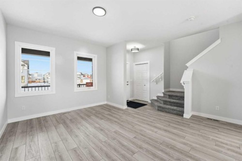 313 Cobblestone Gate Sw, Airdrie, AB - Indoor Photo Showing Other Room