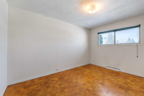 2618 46 Street Se, Calgary, AB - Indoor Photo Showing Other Room