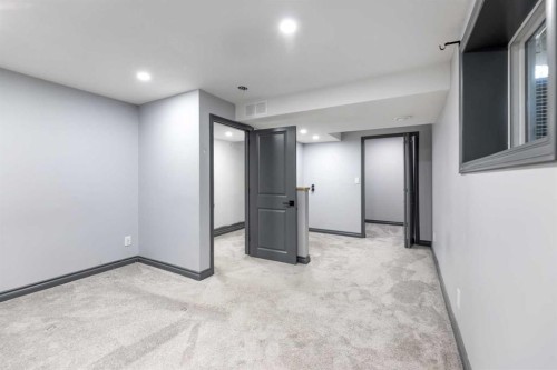2618 46 Street Se, Calgary, AB - Indoor Photo Showing Other Room