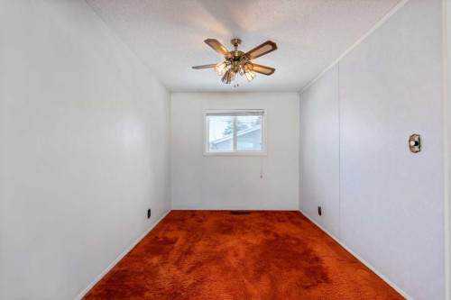 2618 46 Street Se, Calgary, AB - Indoor Photo Showing Other Room