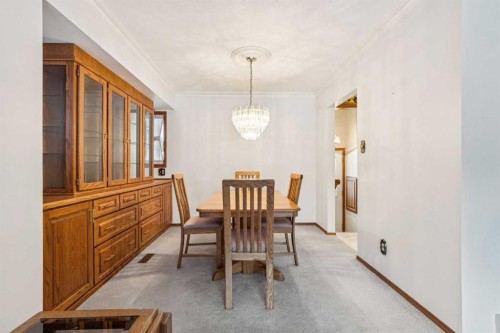 34 Atlanta Crescent Se, Calgary, AB - Indoor Photo Showing Dining Room