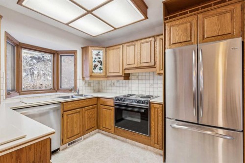 34 Atlanta Crescent Se, Calgary, AB - Indoor Photo Showing Kitchen With Stainless Steel Kitchen