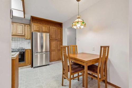 34 Atlanta Crescent Se, Calgary, AB - Indoor Photo Showing Dining Room