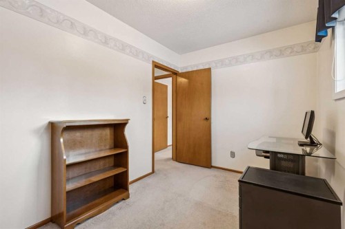 34 Atlanta Crescent Se, Calgary, AB - Indoor Photo Showing Other Room