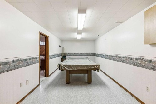 34 Atlanta Crescent Se, Calgary, AB - Indoor Photo Showing Other Room