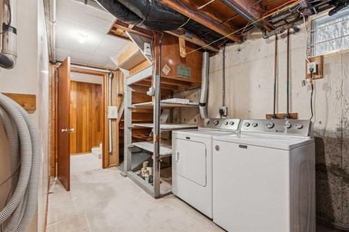 34 Atlanta Crescent Se, Calgary, AB - Indoor Photo Showing Laundry Room