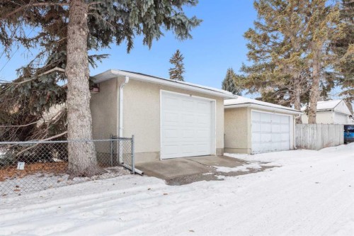 34 Atlanta Crescent Se, Calgary, AB - Outdoor