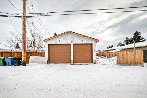 31 Fenton Road Se, Calgary, AB - Outdoor With Exterior