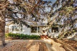 1956 Kelwood Drive SW Calgary, AB T3E 3Z3