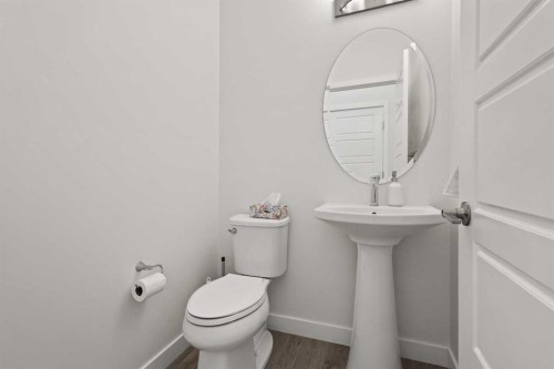 317 Masters Road Se, Calgary, AB - Indoor Photo Showing Bathroom