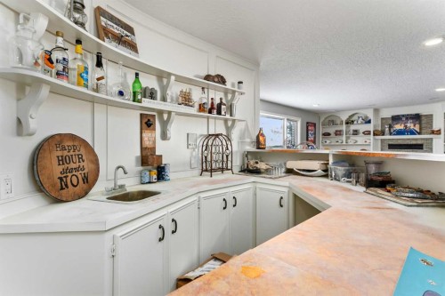 434205 32 Street East, Rural Foothills County, AB - Indoor Photo Showing Kitchen